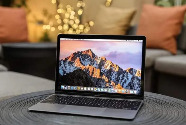 Macbook có gì khác so với Laptop Windows 6 Macbook là gì?